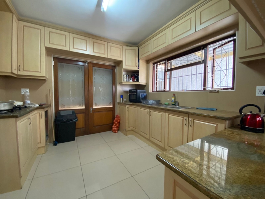 To Let 4 Bedroom Property for Rent in Lansdowne Western Cape